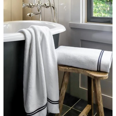 Aura Nuova Towels