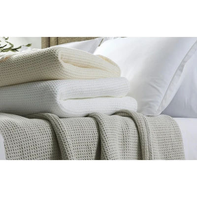Matouk Chatham Blanket