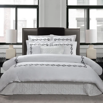 Chaine Embroidery on Raso